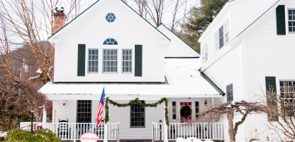 Maple Getaway at Four Columns Inn