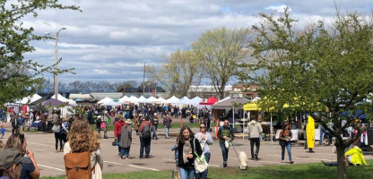 Enjoy Outdoor Market Season in Burlington