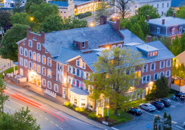 Morgan's Tavern at the Middlebury Inn