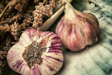 Make Your Own Floral Decorated Garlic Braid | New Leaf Organics
