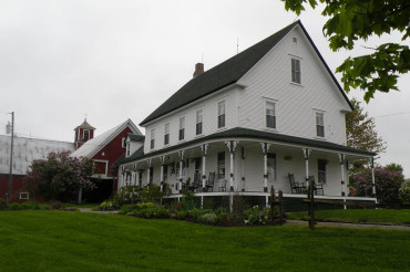 Emergo Farm Bed and Breakfast 